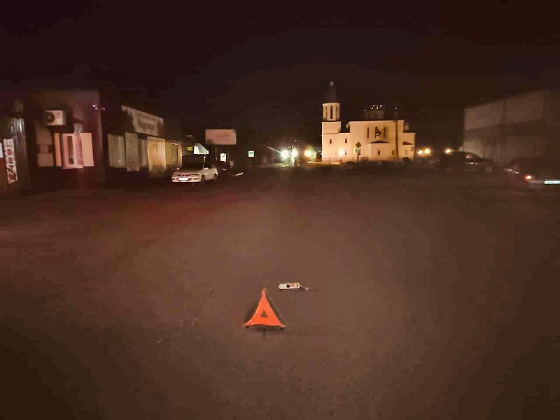 Человек погиб в ДТП в Бее, он лежал посреди дороги.