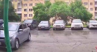 Анекдотичная ситуация случилась на парковке в Новосибирске.