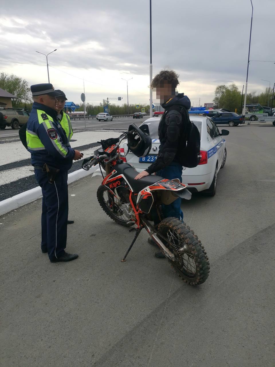 В Оренбурге ГИБДД ежедневно проводит рейды по выявлению несовершеннолетних...