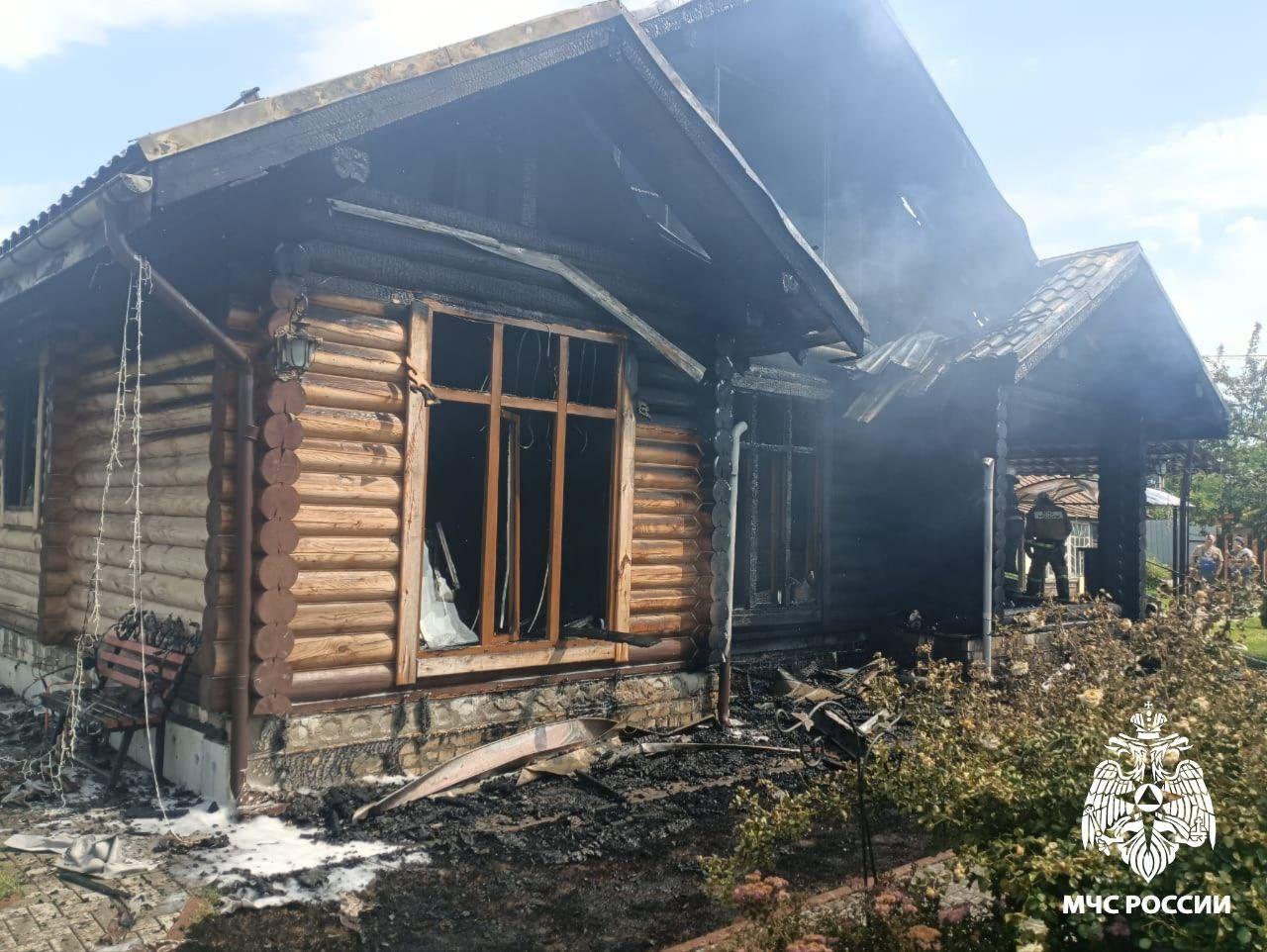 В клинцовском селе огнеборцы ликвидировали пожар в жилом доме