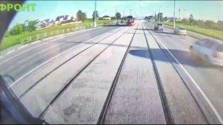 Сегодня утром в Верхней Пышме на проспекте Успенском произошла авария с...