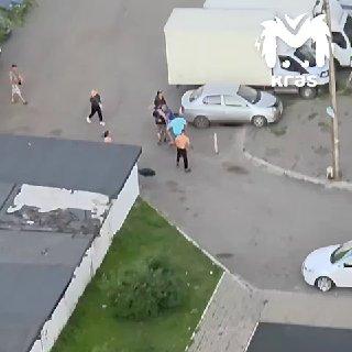 Замесы у дома на Ключевской, 85 продолжаются. Местные уже начали вести свой видеодневник.