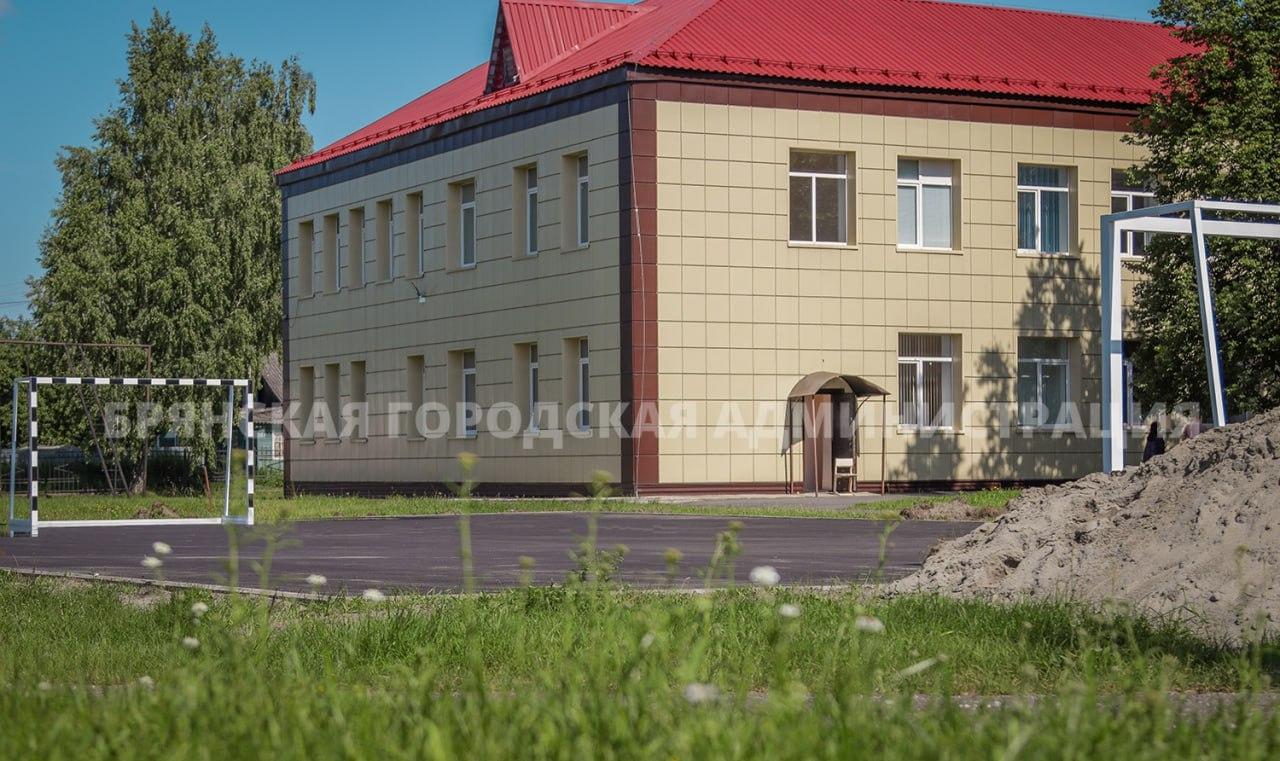 В школе №34 строят универсальную спортплощадку