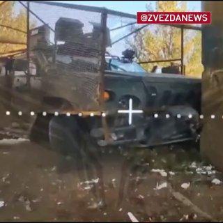 Наши птички налетели на украинский бронеавтомобиль 