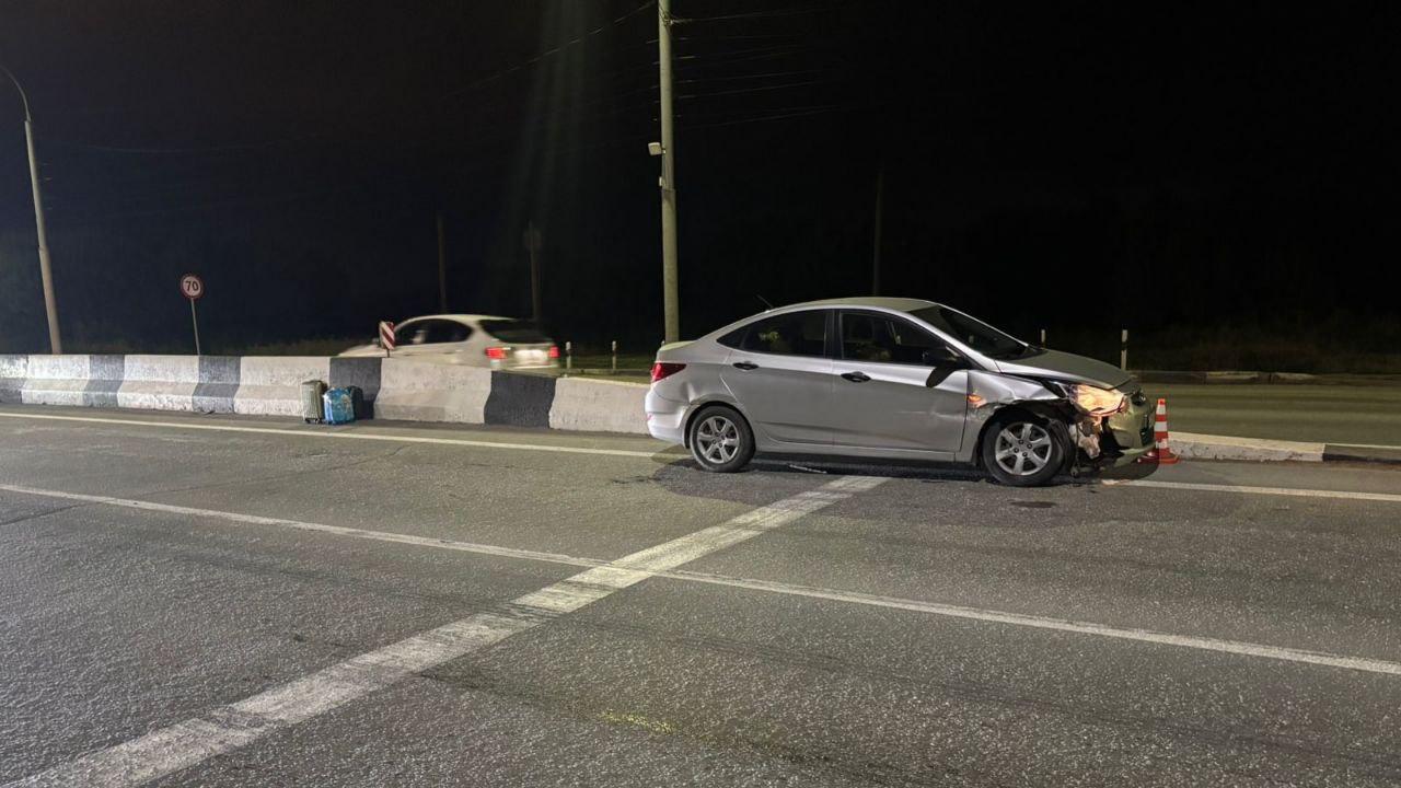 Под Новосибирском водитель иномарки влетел в отбойник и погиб