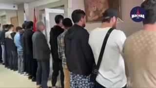 В Москве прошли рейды по нелегальным мигрантам в хостелах и молельных домах.