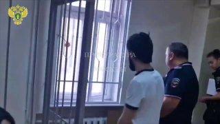 В Москве охранник платной парковки пытался остановить водителя-бородача, но был задавлен насмерть