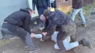 Нарколабораторию накрыли в Калининском районе. 42-летний житель оборудовал...