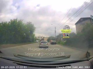 В посёлке Жилкино у Ангары авария с участием мотоциклиста. Подробности...
