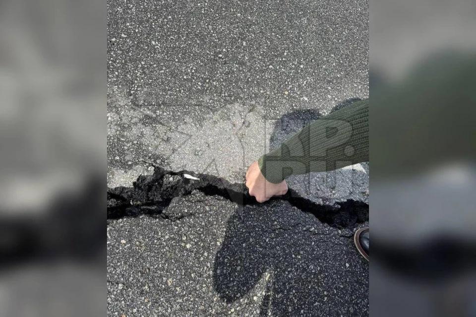 Жители 26-этажного дома на улице Раевского, 4 в Екатеринбурге опасаются обрушения из-за строительства соседнего дома