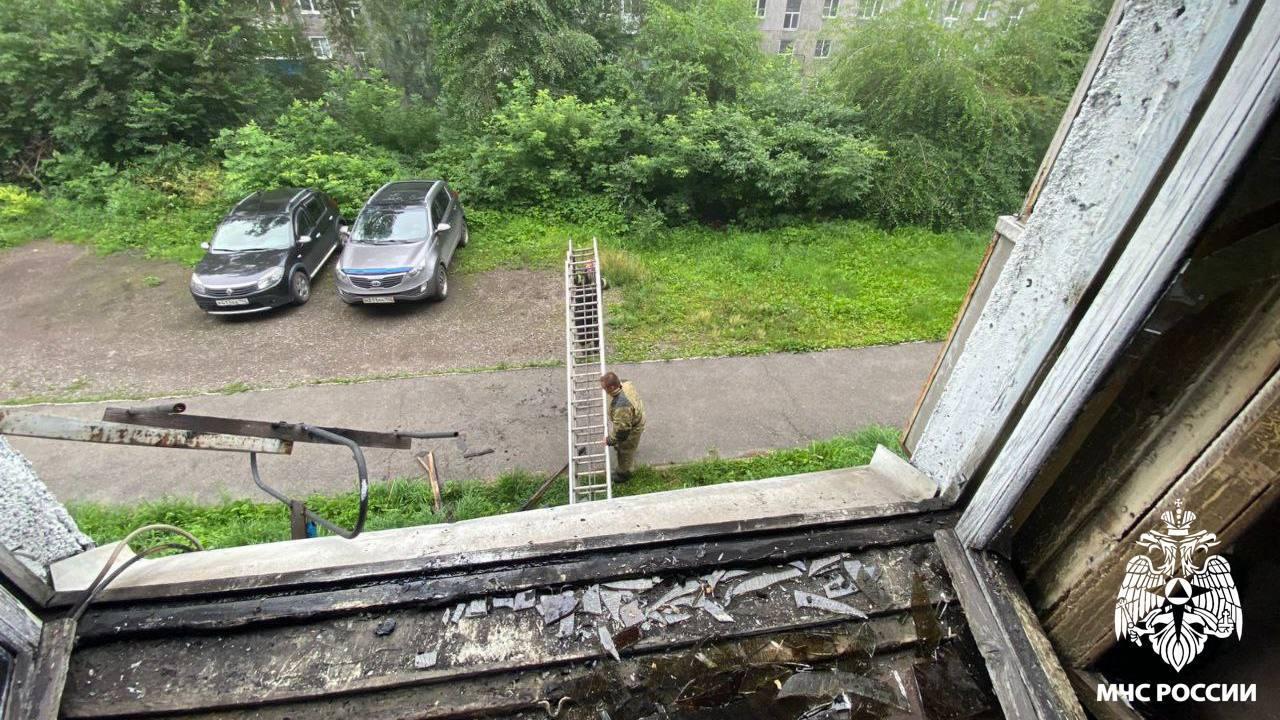 В Новокузнецке на улице Шункова произошел пожар в квартире.