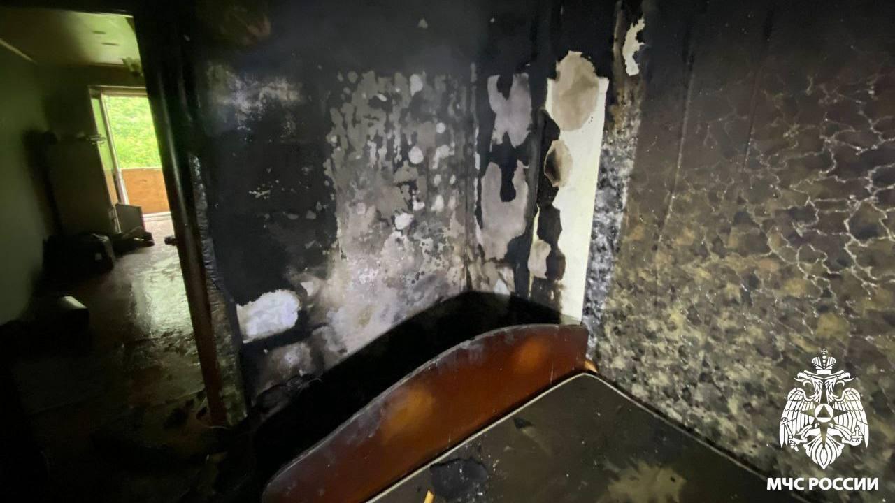 В Новокузнецке на улице Шункова произошел пожар в квартире.