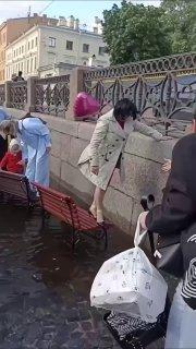 В Петербурге прошли экстремальные речные прогулки — ради живописных видов...