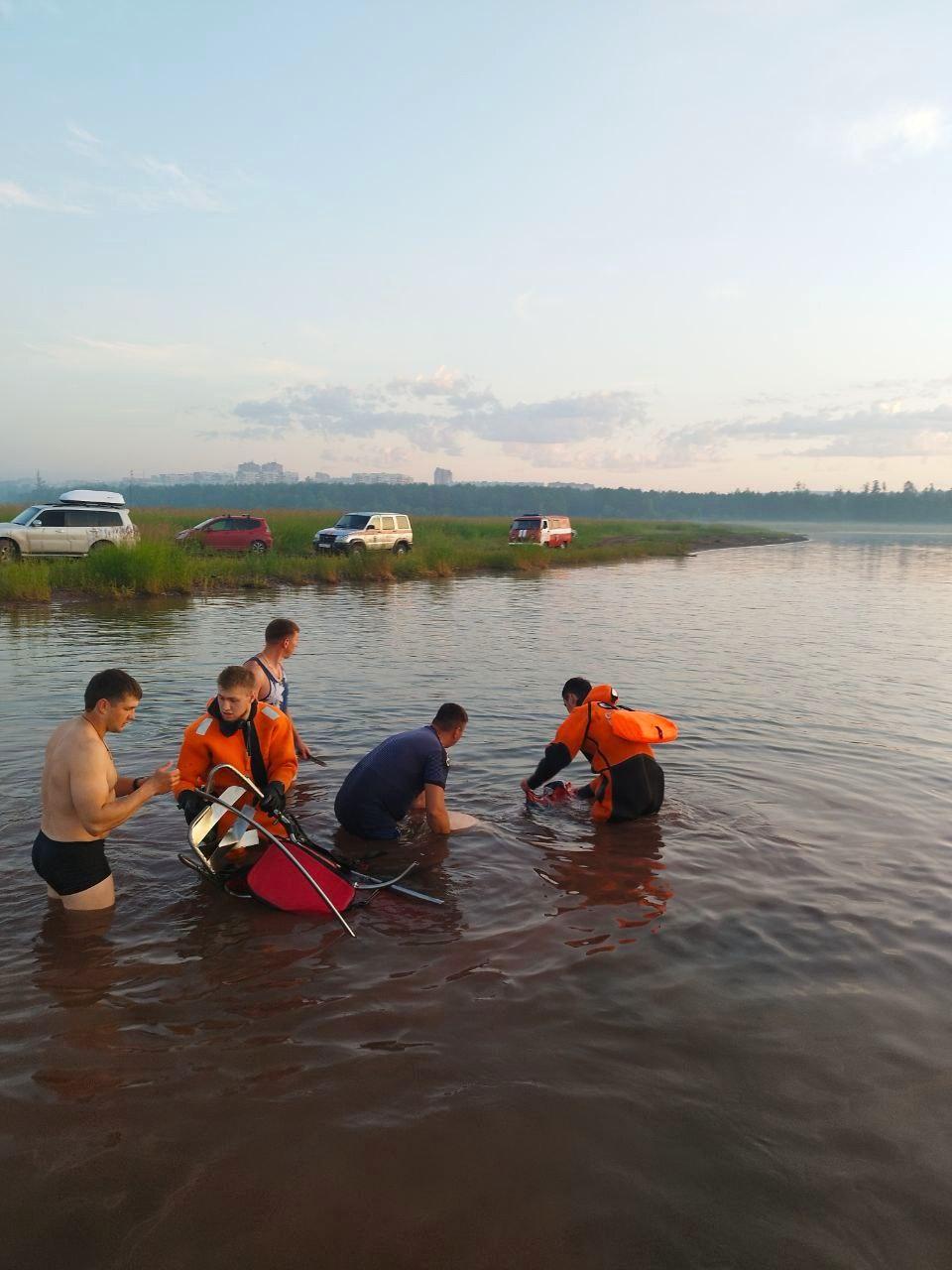 Тела парапланеристов, погибших в Братском водохранилище, нашли. Спасатели...