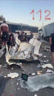 1 человек погиб, как минимум 10 пострадали в серьёзной аварии в Подмосковье