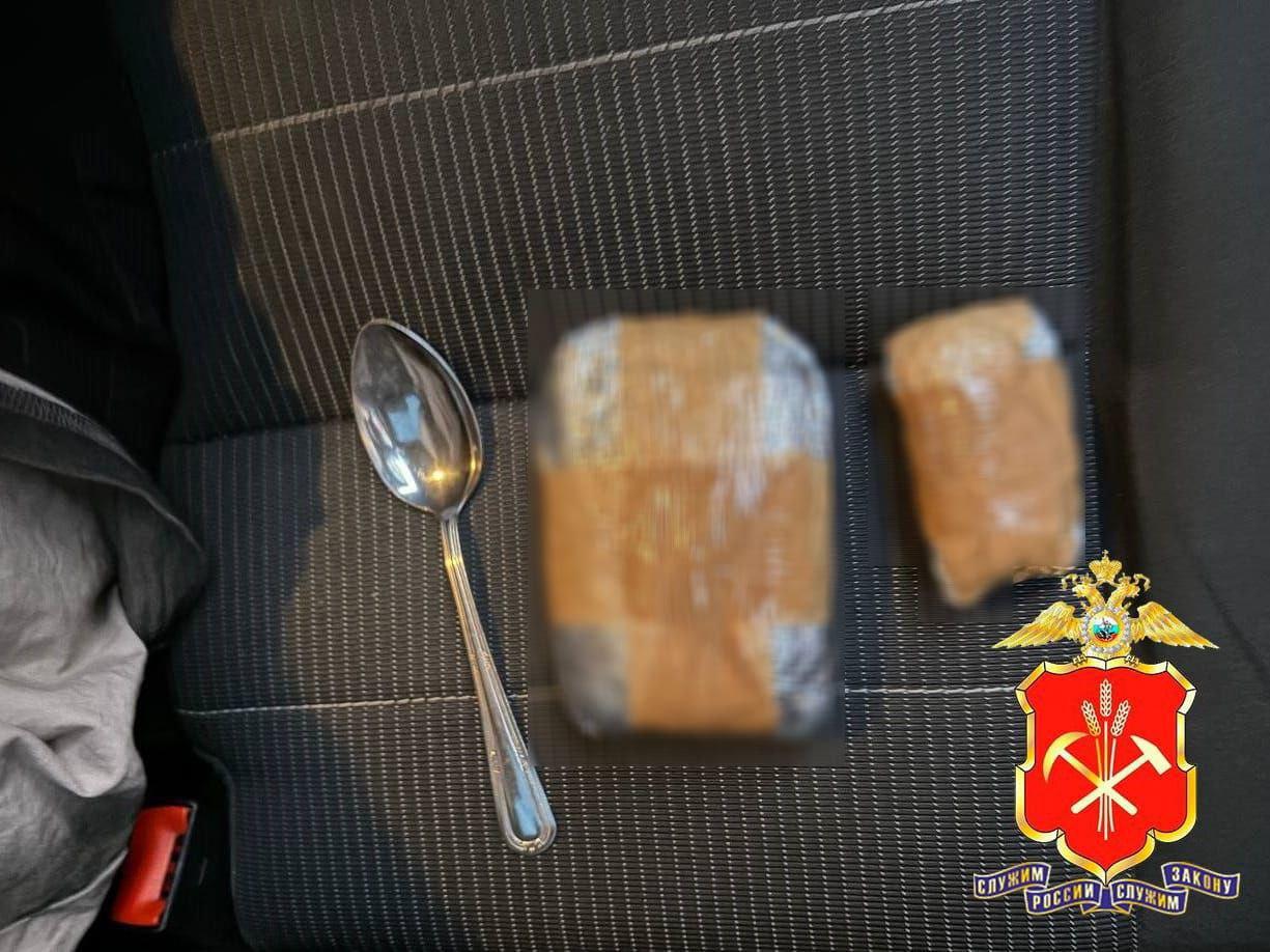 В Кемеровской области – Кузбассе полицейские задержали торговцев экстази и изъяли у них более 4 килограммов наркотиков
