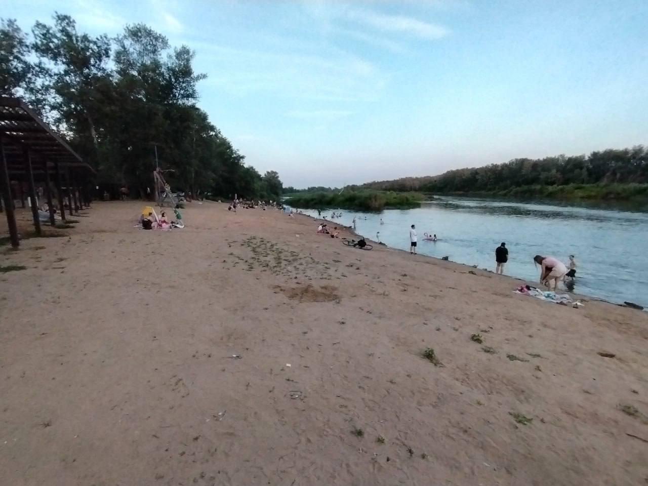 В Оренбурге продолжаются поиски пропавшей девочки на пляже у Красной площади