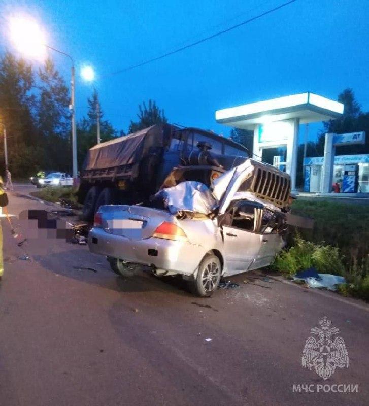Смертельное ДТП в Подгорном: «Урал» раздавил легковушку. Водитель иномарки погиб на месте.