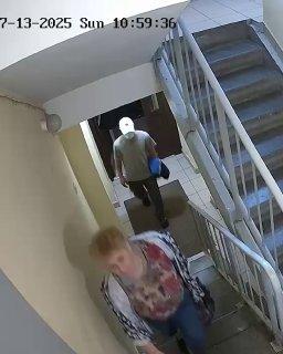 Новосибирец пытался украсть у женщины цепочку, а потом еле унес ноги......