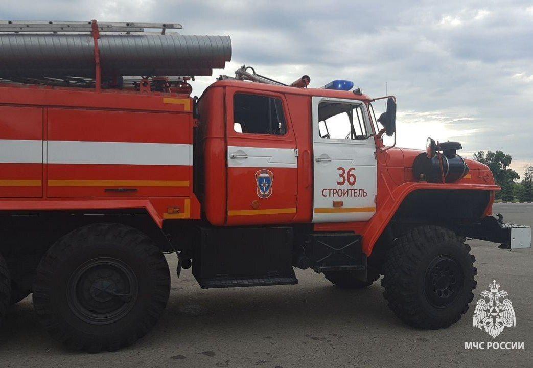 В Яковлевском округе огнеборцы вынесли из горящей квартиры мужчину