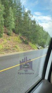 На трассе в районе Дивногорска автоледи не справилась с управлением и улетела...