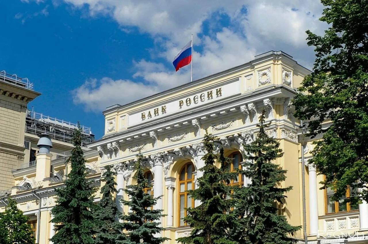 Принят закон о родительском контроле за банковскими счетами несовершеннолетних