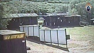 На Самохвале деревянные качели сломались под тяжестью детей. Хозяин парка за...