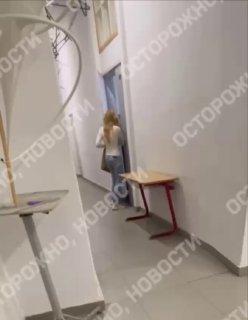 Доцент СПГХПА им. Штиглица напал на студентку прямо в здании академии и продолжает спокойно работать.
