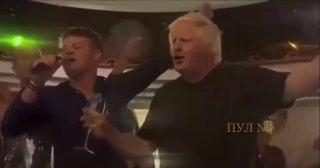 «Главный борец за Украину» Борис Джонсон мощно отжигает в клубе на Капри