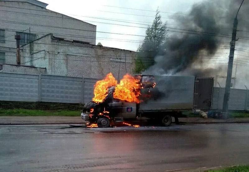 В Клинцах ликвидировано возгорание автомобиля