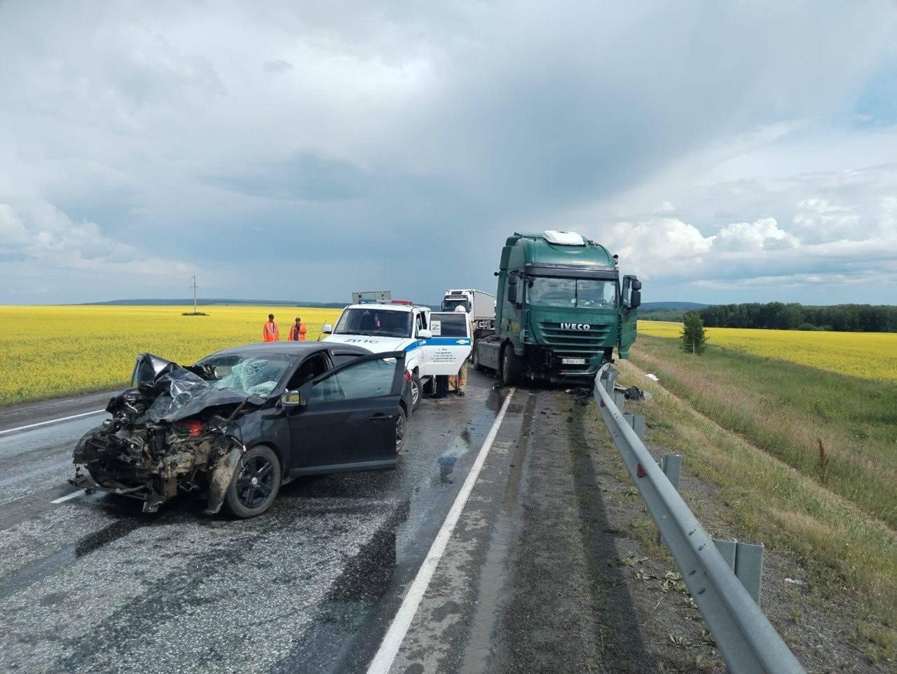 Серьёзное ДТП в Уярском районе: пострадали два человека На трассе...