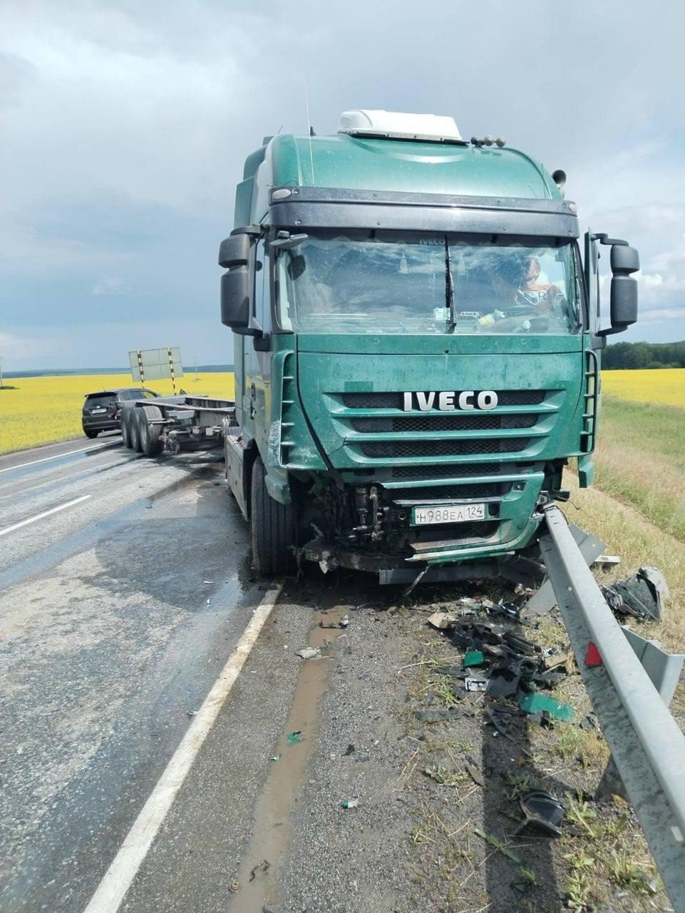 Серьёзное ДТП в Уярском районе: пострадали два человека На трассе...