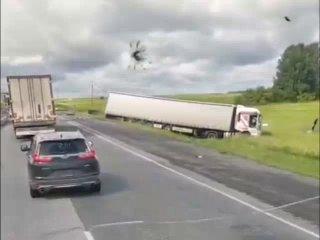 Серьёзная авария с участием нескольких автомобилей произошла сегодня между...