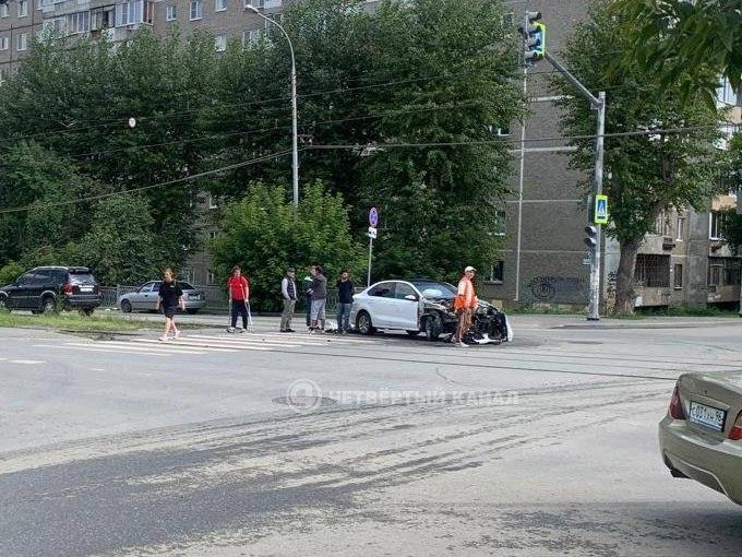 ДТП на перекрестке Старых Большевиков – Войкова