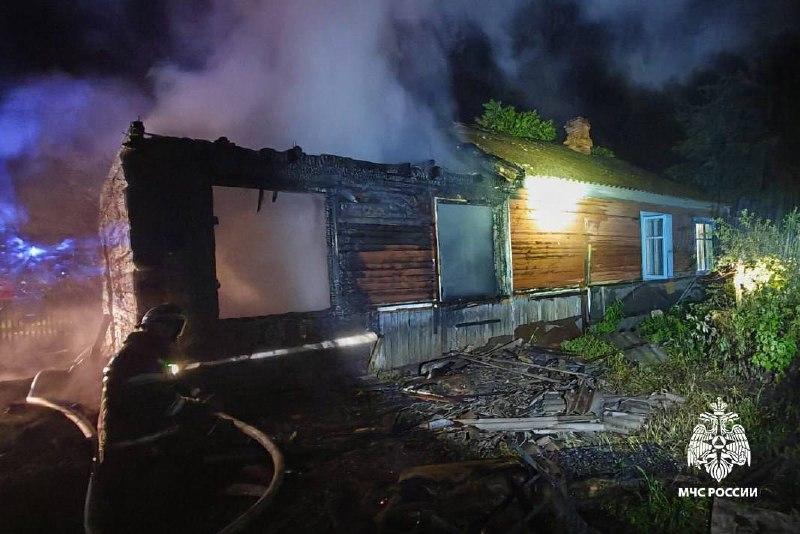 🔥 Мужчина и женщина сгорели в пожаре в селе Духовское
