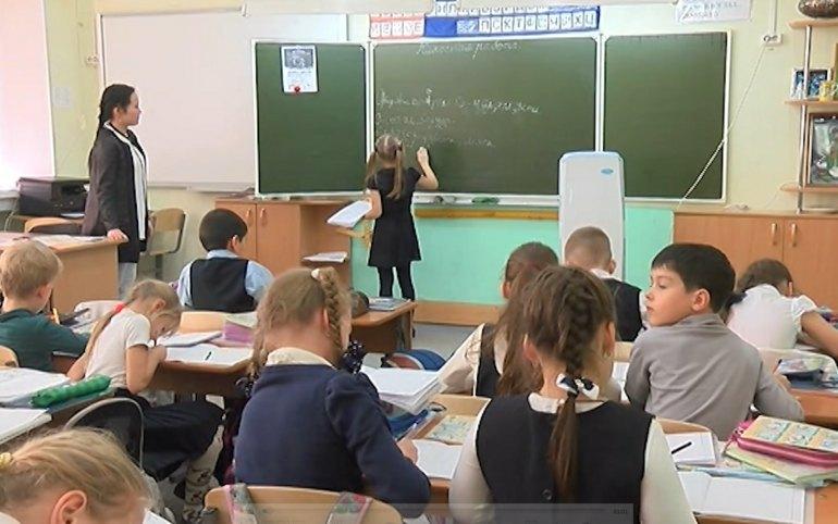Абаканские педагоги вновь остались без зарплат. Мэр столицы пишет, что срок...