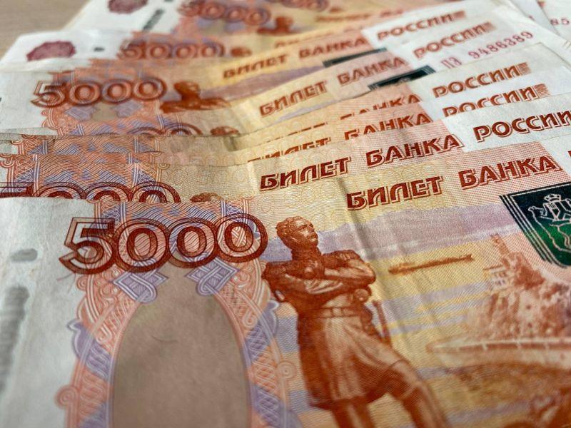 В Красноярске приставы незаконно удержали у пенсионера деньги пропавшего без...