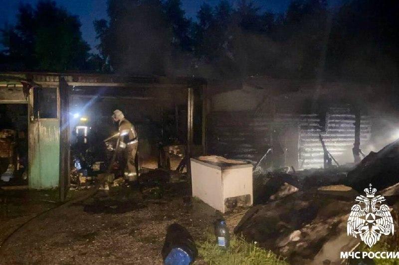 Десятки кур и кролики погибли при пожаре в Анжеро-Судженске