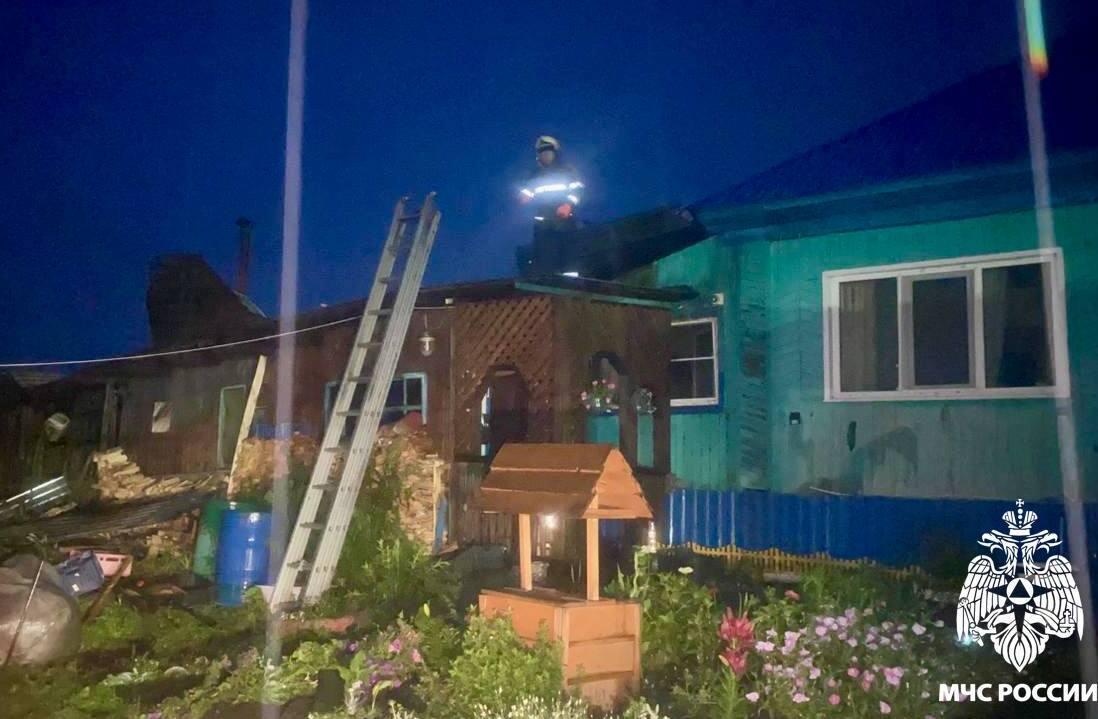 Десятки кур и кролики погибли при пожаре в Анжеро-Судженске