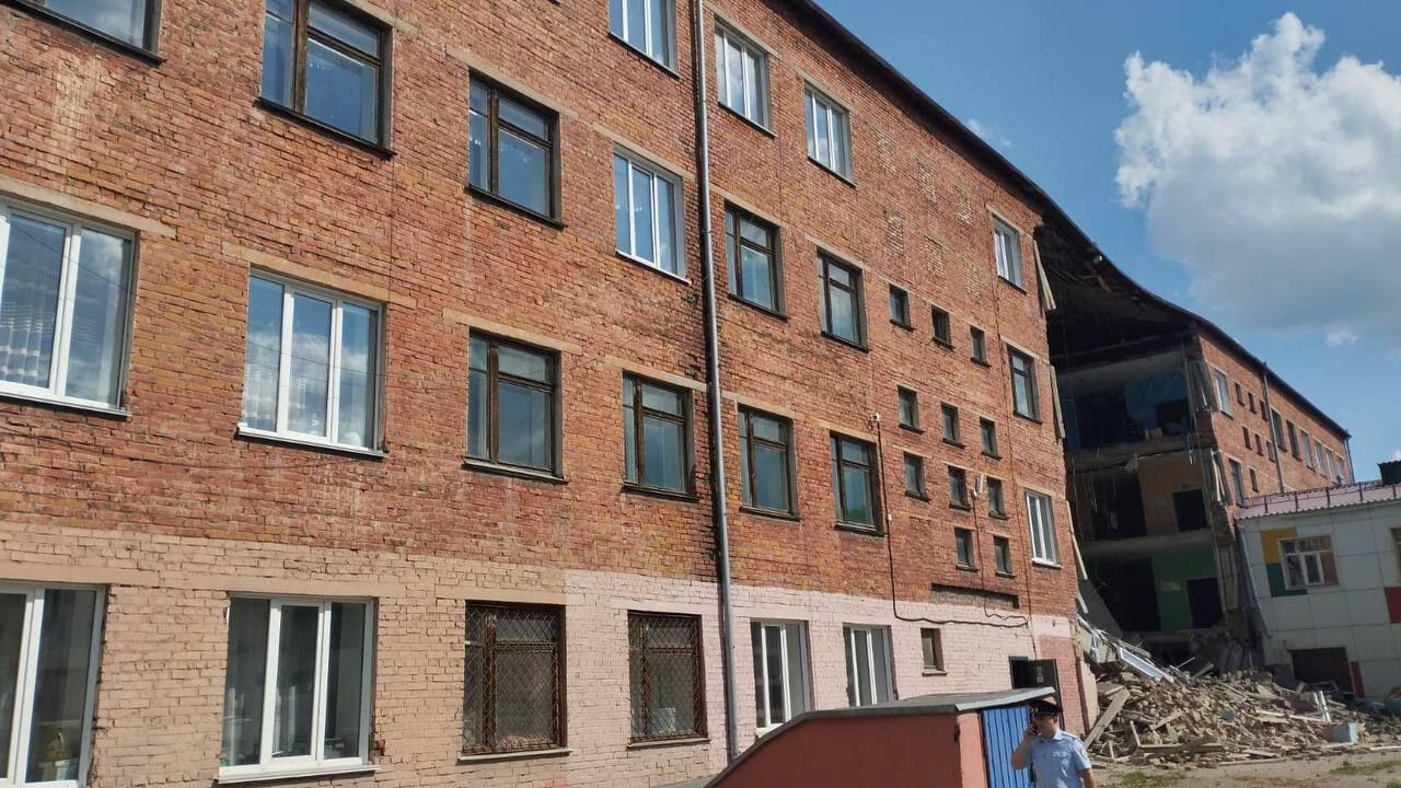 Директор обрушившегося дворца творчества детей в Белове попала под суд
