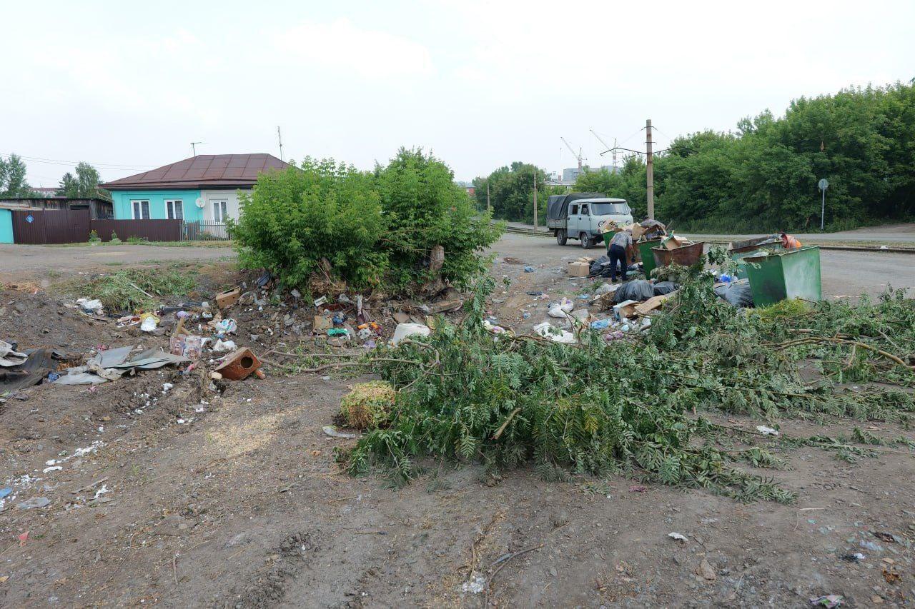 Власти Кемерова пообещали решить проблему с мусорными баками в частном секторе
