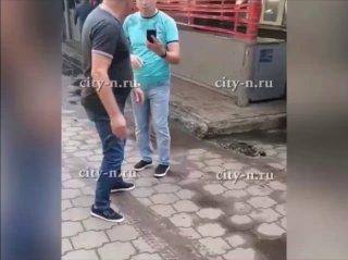 «Я эти телефоны их матерям в ж… засуну»: на Левобережном рынке Новокузнецка разгорелся скандал