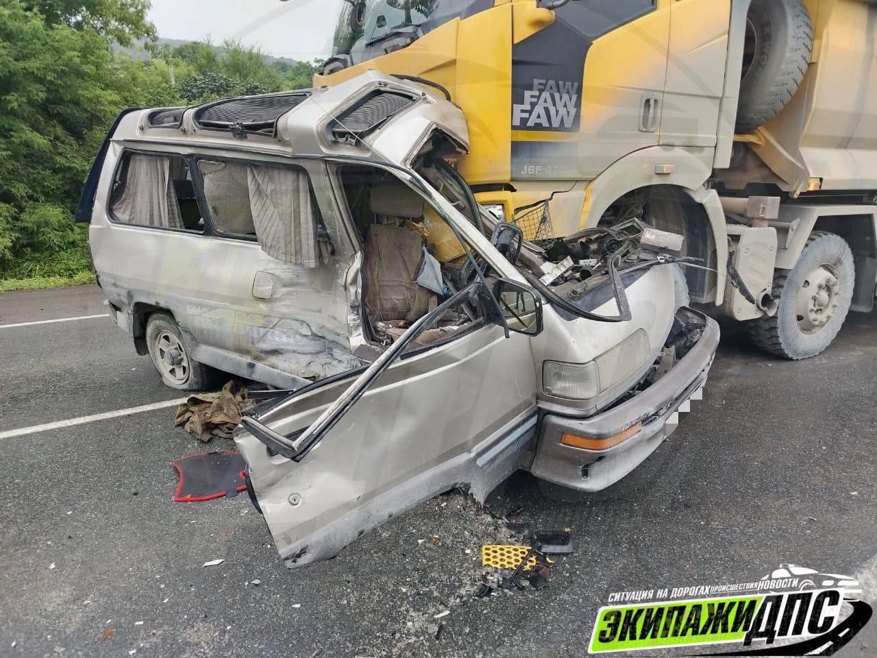 ДТП в районе улицы Лазо в посёлке Раздольнье. Водитель Toyota LiteAce выезжая...