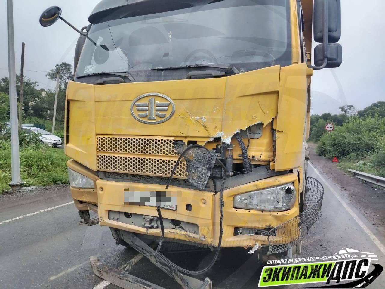 ДТП в районе улицы Лазо в посёлке Раздольнье. Водитель Toyota LiteAce выезжая...