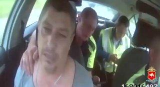 В Челябинске оса укусила водителя и он стал терять сознание прямо за рулем....