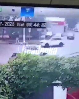 Появилось видео, как заместитель мэра воронежских Семилук Геннадий Чуркин сбивает ребенка на пешеходном переходе