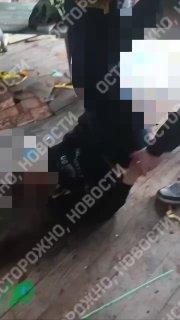 В Мурманской области подростки издевались над 13-летним школьником: скидывали его из окна со связанными ногами. СК возбудил дело.
