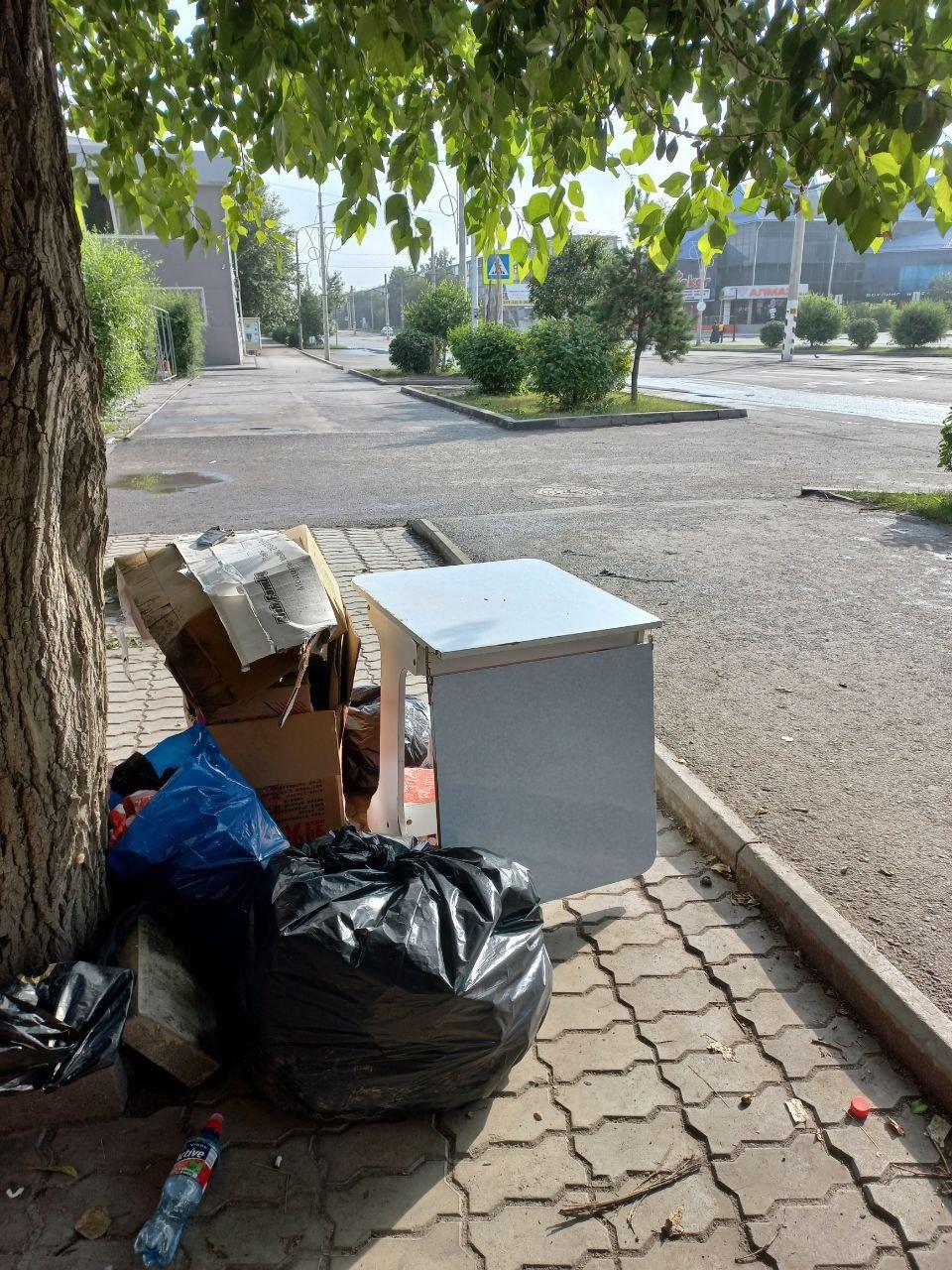 Накануне в Ачинске отпраздновали День металлурга. На площади около ГорДК...
