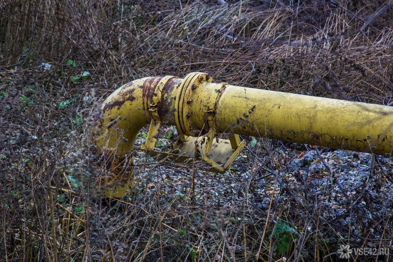 Часть домов на нескольких улицах в Топках осталась без воды из-за ДТП