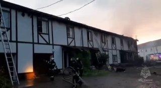 Под Красноярском сгорела крыша таунхауса.